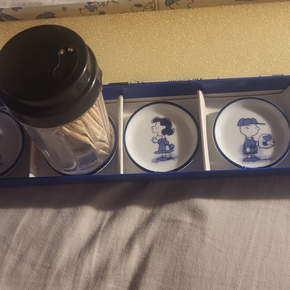 Peanuts Blue Toy Box - Picture 2 of 4